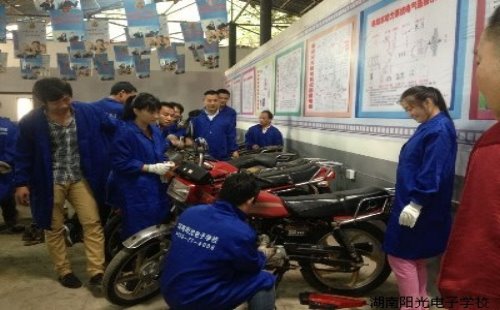 摩托车电动车维修实战班